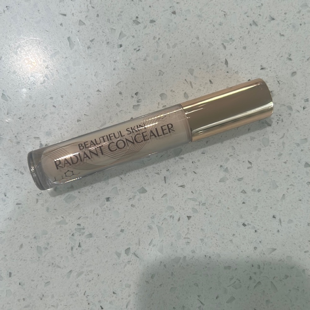 Charlotte Tilbury, beautiful skin radiant concealer 3.5
